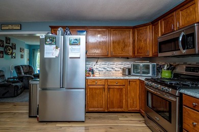 Private and spacious Ranch-style home set on 4.62 wooded acres - photo 3