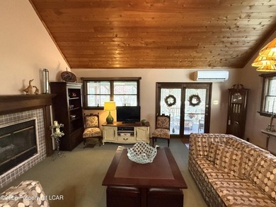Awesome meticulously maintained 3 BR, 2 Bath Beech Mtn saltbox - photo 5