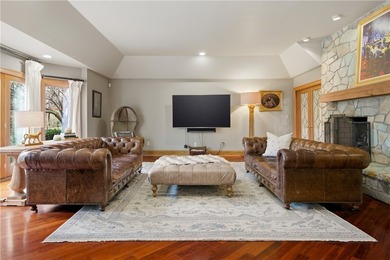 Stately and architecturally significant home in Franklin Park on - photo 15