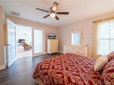 This lovely waterfront, remodeled, fully furnished, end unit - photo 17