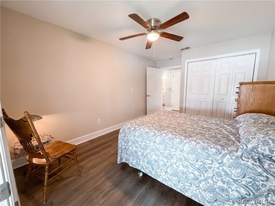 This lovely waterfront, remodeled, fully furnished, end unit - photo 25