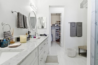 Beautifully renovated two-story residence in the gated CitySide - photo 26