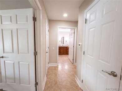 This lovely waterfront, remodeled, fully furnished, end unit - photo 28