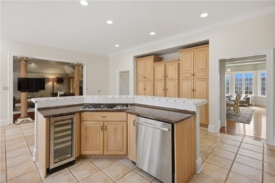 Stately and architecturally significant home in Franklin Park on - photo 34