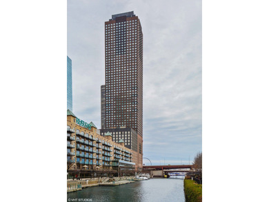 Lake Michigan - Cook County Condo Active Under Contract in Chicago Illinois
