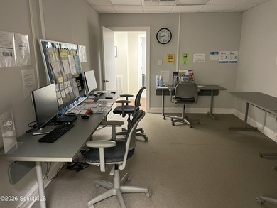 This approximately 2,950 SF commercial office is one block off - photo 7