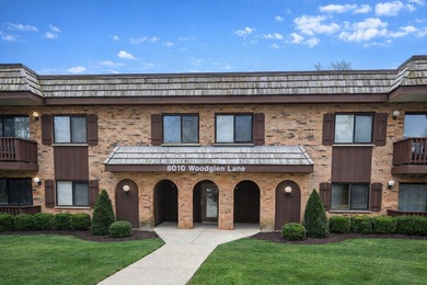 Bruce Lake Condo For Sale in Downers Grove Illinois