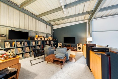 This fee simple Waimea commercial property offers two fully - photo 15