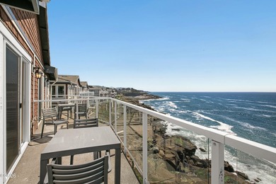 Perched on the top floor with sweeping panoramic ocean views - photo 5