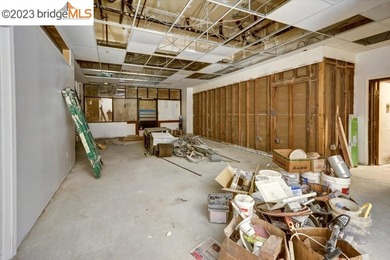 400 E. 12th Street is a 2,483 +/- SqFt ground-floor commercial
