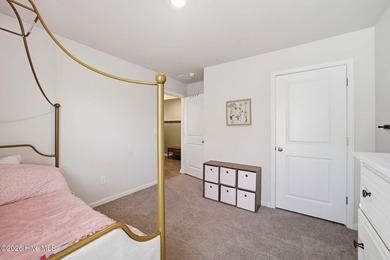 Beautiful 4 bedroom, 2 bath home located in The Meadows at - photo 22