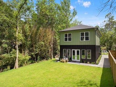 Experience the perfect blend of modern luxury and coastal charm - photo 35