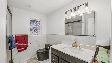 Beautiful Corner Lot Home Located In A Quiet Oceanside - photo 15