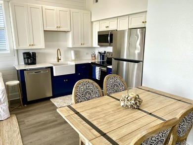 Adorable, completely renovated top floor, corner unit in Gulf - photo 16