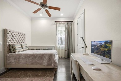 Welcome to this impeccably designed, all-on-one-floor luxury - photo 22
