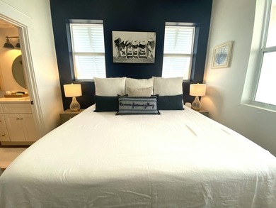 Adorable, completely renovated top floor, corner unit in Gulf - photo 23