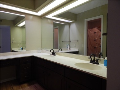 Spacious townhome featuring 3 bedrooms, 2.5 baths, a rear-entry - photo 24