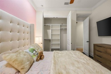 Welcome to this impeccably designed, all-on-one-floor luxury - photo 31