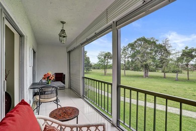 Updated 2 bedroom, 2 bathroom condo. Features an open floor plan - photo 38