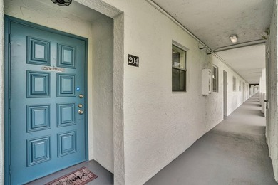 Updated 2 bedroom, 2 bathroom condo. Features an open floor plan - photo 41