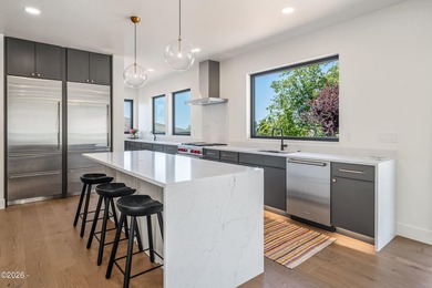 Just completed new construction, this modern residence blends - photo 7