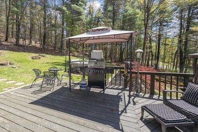 For those seeking a secluded cabin in the woods, this charming - photo 8