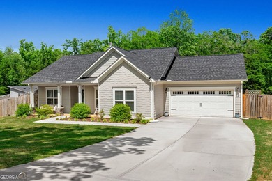 Built in 2023, this 3 bedroom, 2 bathroom home in North Point - photo 2
