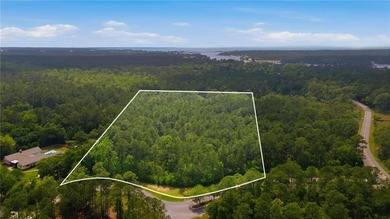 Located in the sought-after Martyn Woods community, this 5 - photo 4