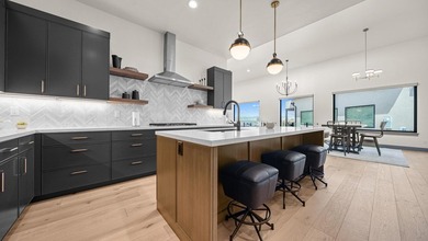 Experience effortless luxury in this exceptional townhome - photo 10