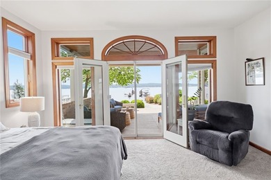 Perfectly positioned along Canandaigua Lake, this exceptional - photo 14