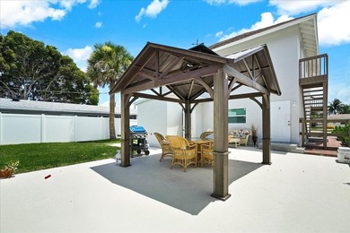 Discover this exceptional 5-unit apartment property, a rare - photo 20