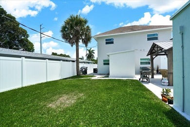 Discover this exceptional 5-unit apartment property, a rare - photo 24