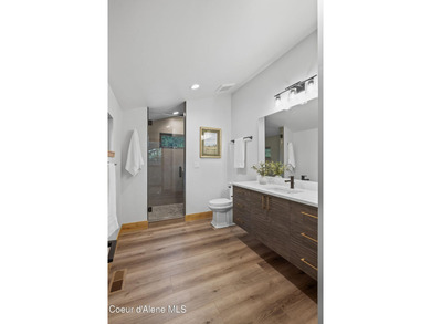 Nestled on the picturesque Priest Lake Golf Club, this brand new - photo 31