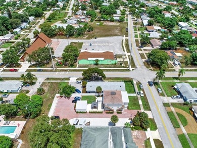 Discover this exceptional 5-unit apartment property, a rare - photo 31