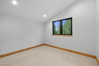 Nestled on the picturesque Priest Lake Golf Club, this brand new - photo 32