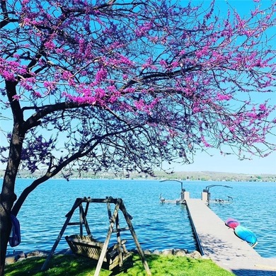 Perfectly positioned along Canandaigua Lake, this exceptional - photo 48