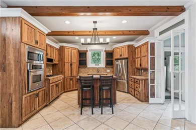 520 Ellis Street offers timeless historic character that has - photo 4