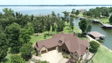 LUXURY WATERFRONT HOME ON 2.1 ACRES IN BROWN'S LANDING  - Lake Home For Sale in Chandler, Texas