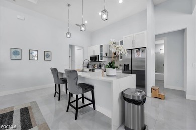 Welcome to your Cape Coral waterfront retreat! This beautifully - photo 15