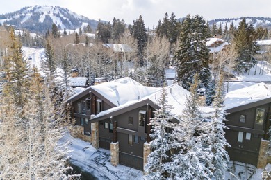 Ideally positioned in Silver Lake, with ski to, ski from access - photo 2
