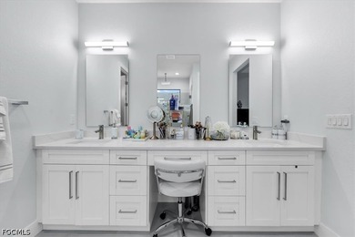 Welcome to your Cape Coral waterfront retreat! This beautifully - photo 26