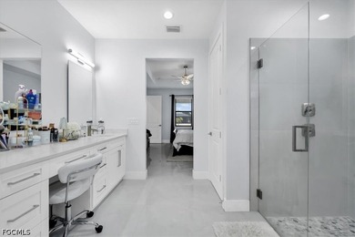Welcome to your Cape Coral waterfront retreat! This beautifully - photo 28
