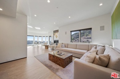 Sleek Architectural with Ocean Views. This striking contemporary - photo 11