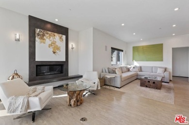 Sleek Architectural with Ocean Views. This striking contemporary - photo 12