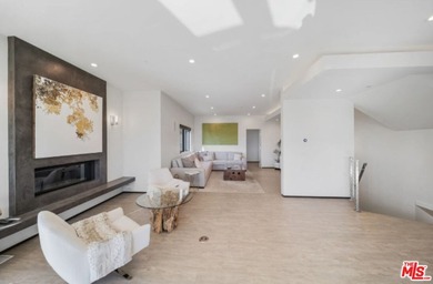 Sleek Architectural with Ocean Views. This striking contemporary - photo 13
