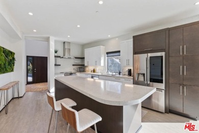 Sleek Architectural with Ocean Views. This striking contemporary - photo 18
