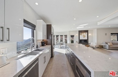 Sleek Architectural with Ocean Views. This striking contemporary - photo 19