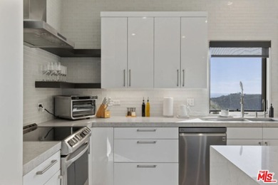 Sleek Architectural with Ocean Views. This striking contemporary - photo 22