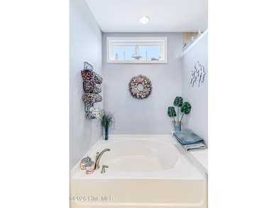 Welcome to easy, coastal living in the highly desirable - photo 27