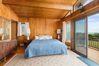 This waterfront property offers an increasingly rare opportunity - photo 27